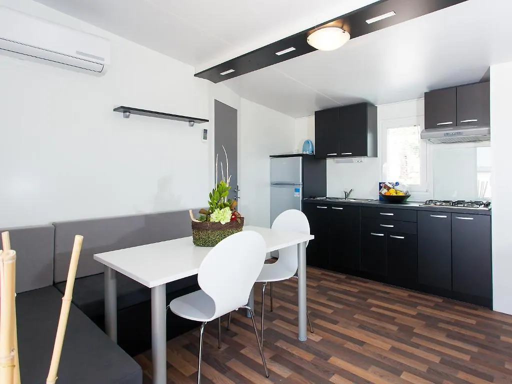 Camping Adria Mobile Homes In Camping Kastanija Novigrad Istria 4*,