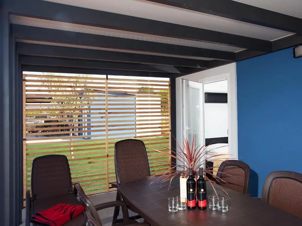 Camping Adria Mobile Homes In Camping Kastanija Novigrad Istria 4*,