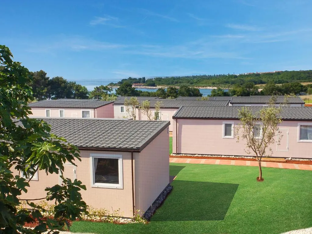 Camping Adria Mobile Homes In Camping Kastanija Novigrad Istria Semesterpark