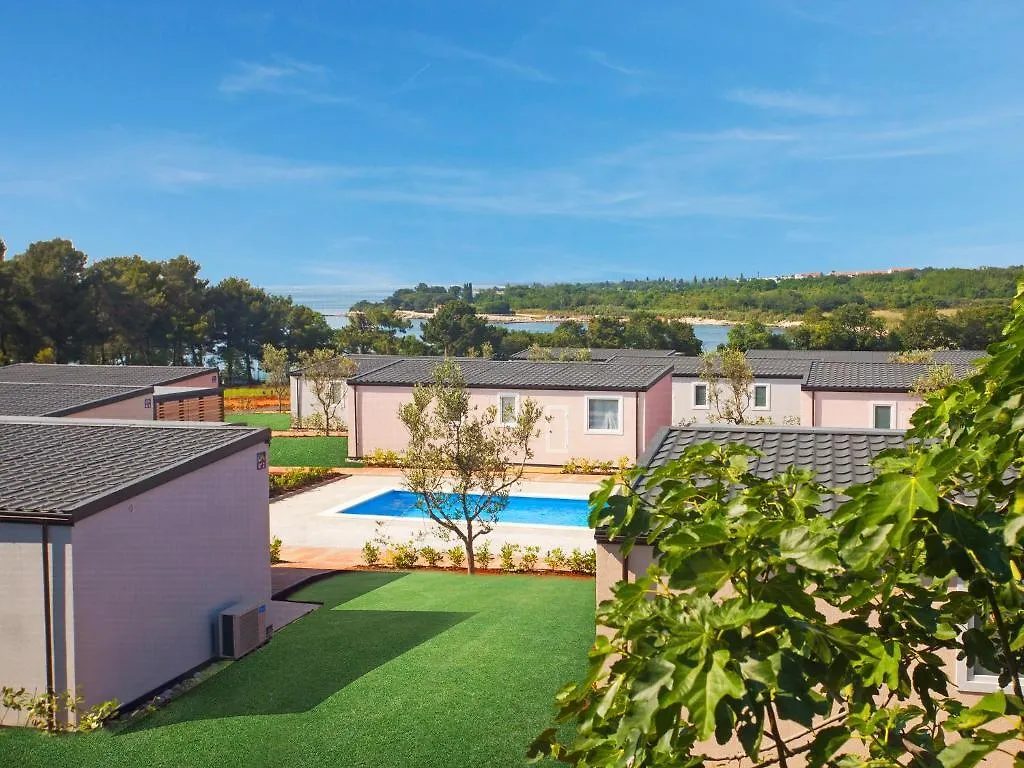 **** Semesterpark Camping Adria Mobile Homes In Camping Kastanija Novigrad Istria Kroatien