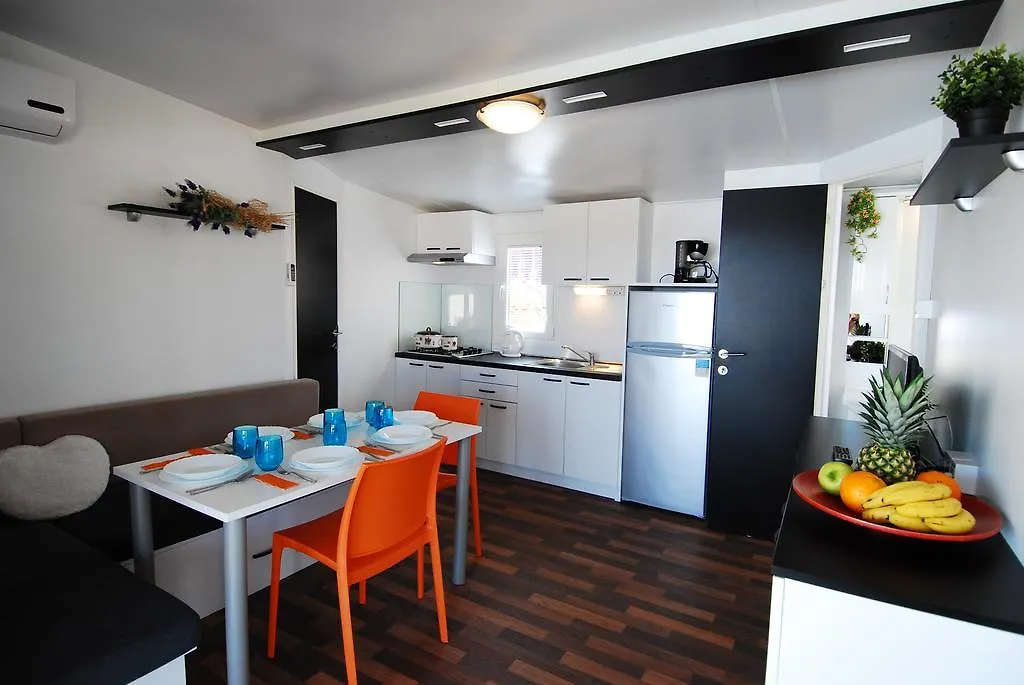 Camping Adria Mobile Homes In Camping Kastanija Novigrad Istria 4*,  Kroatien