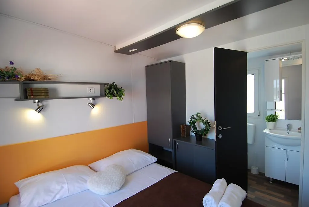 Camping Adria Mobile Homes In Camping Kastanija Novigrad Istria Feriepark