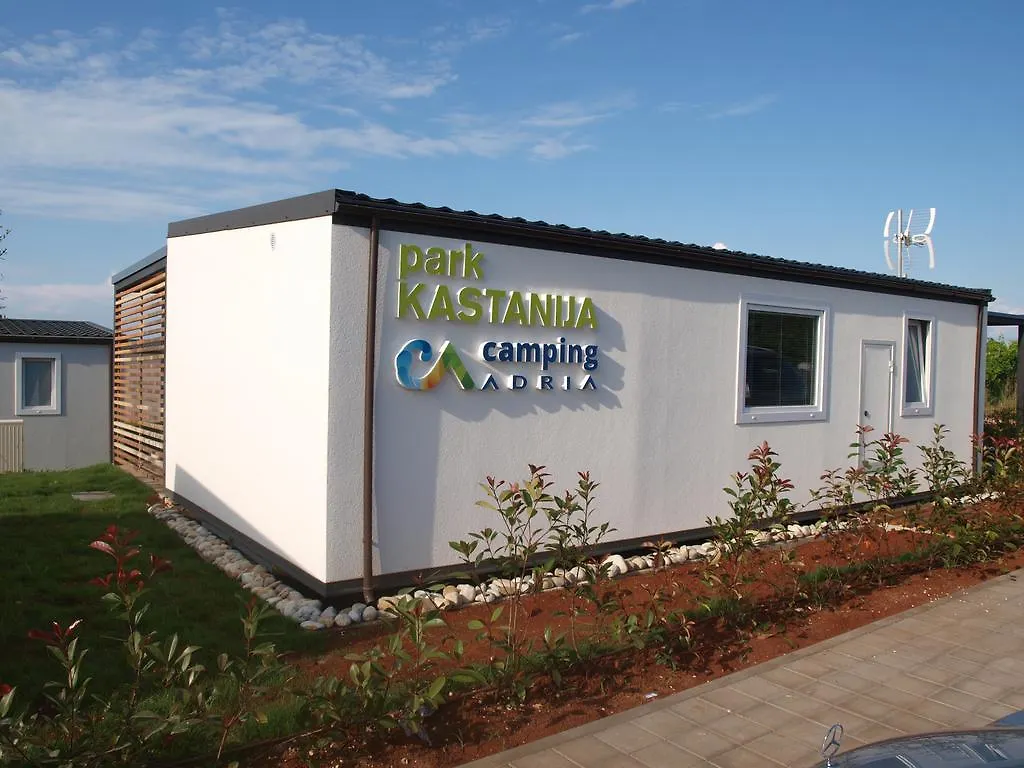 Camping Adria Mobile Homes In Camping Kastanija Novigrad Istria 4*,