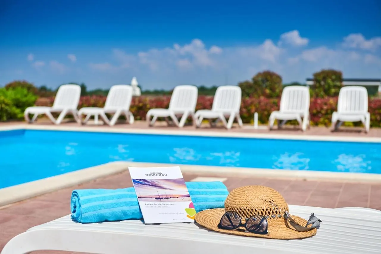 Camping Adria Mobile Homes In Camping Kastanija Novigrad Istria Feriepark