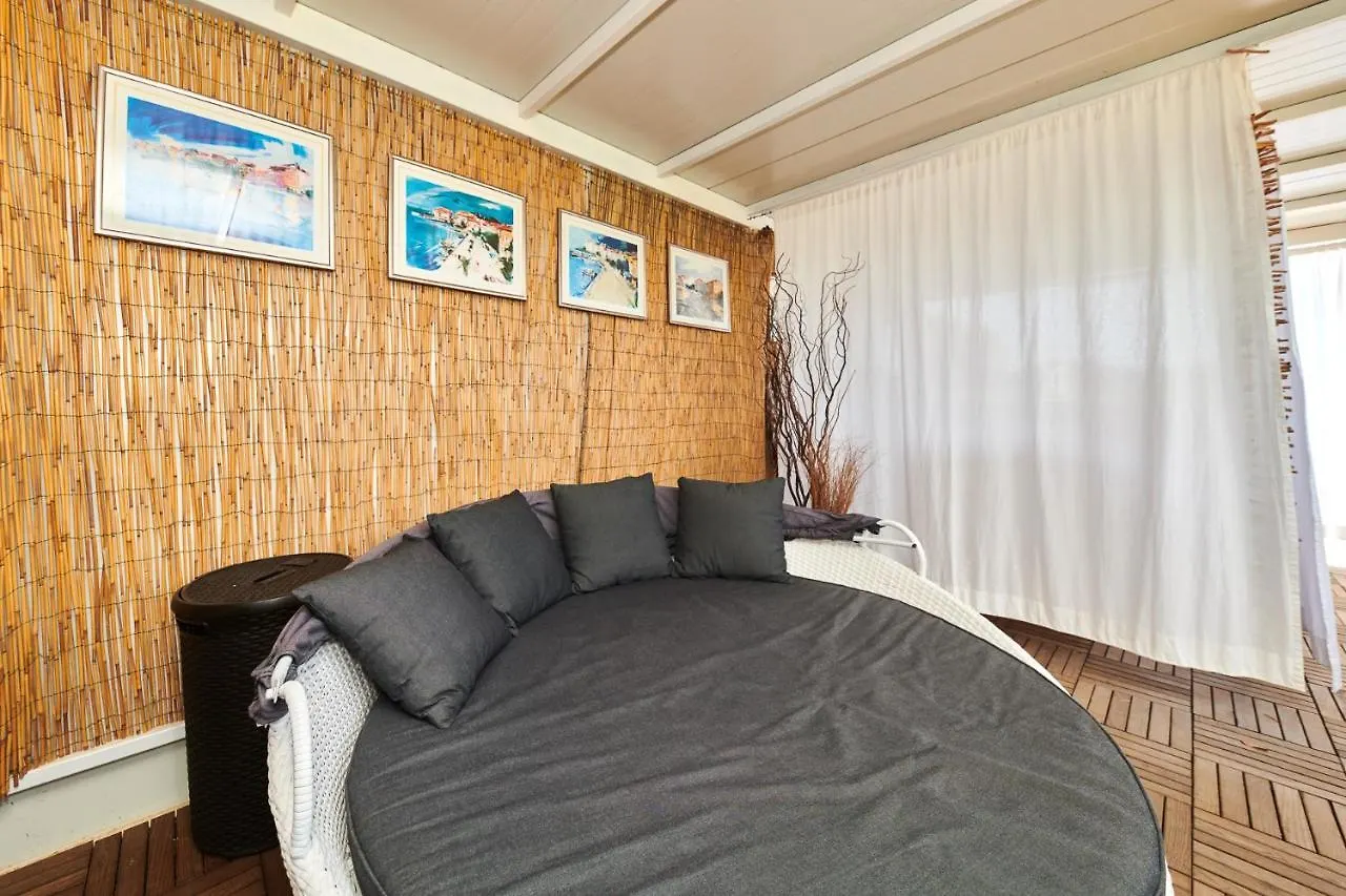 Camping Adria Mobile Homes In Camping Kastanija Novigrad Istria Semesterpark